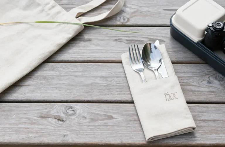 The "Pouch" Fold: How to Keep Your Silverware Clean in the Park Fast