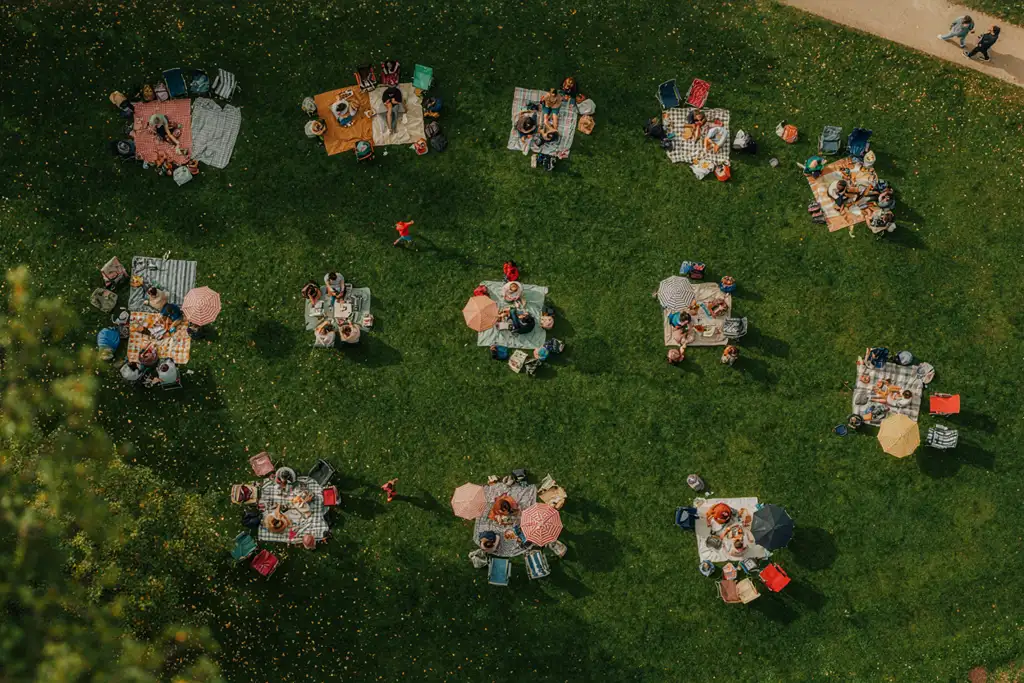 personal-space-park-reading-crowds.webp